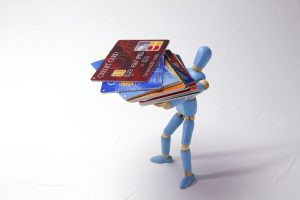 自己破産後の人生はどう変わる？生活への影響や注意点を解説！